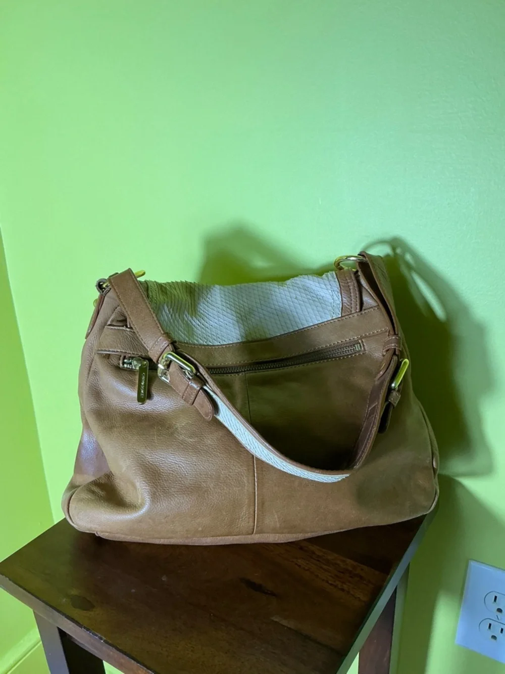 Neutral Two-Tone Leather Crossbody Bag - Cream & Tan